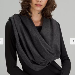 Lululemon Customizable Snap Scarf